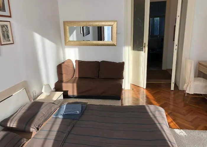 Lovely 3-Bedroom Apartment In Center Of Pula