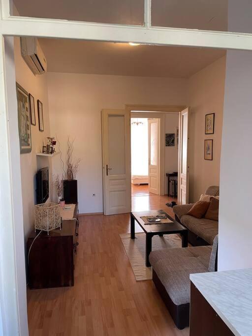 Lovely 3-bedroom In Center Of Apartman