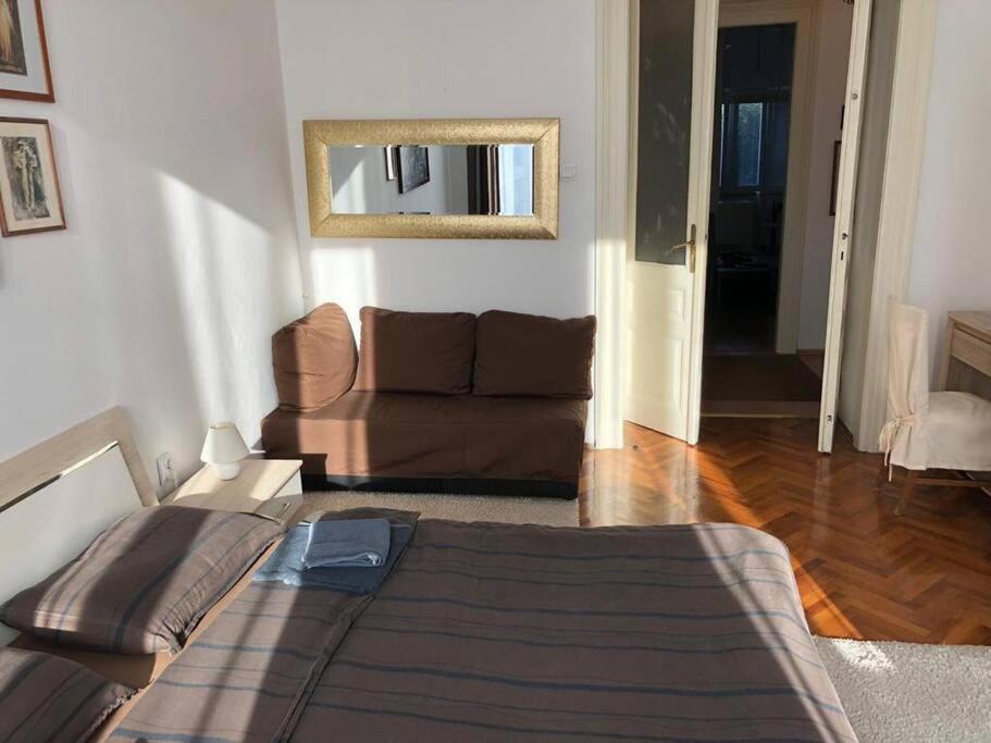 Lovely 3-bedroom In Center Of Apartman Pula