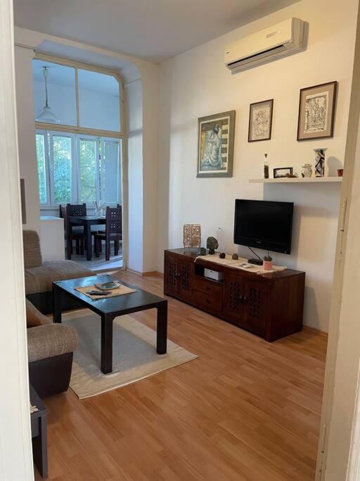 Lovely 3-bedroom In Center Of Apartman Pula