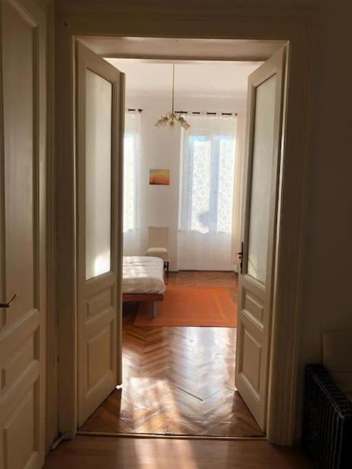 Apartman Lovely 3-bedroom In Center Of *