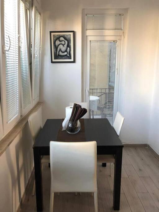 Apartman Lovely 3-bedroom In Center Of